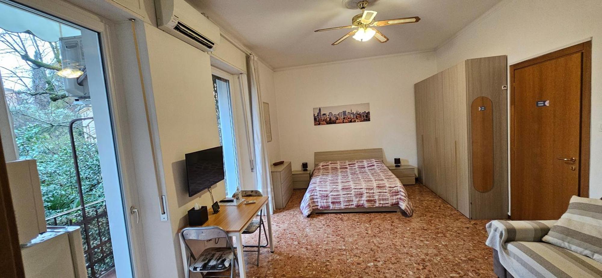 Bed and Breakfast Lo Scoiattolo Верона Экстерьер фото